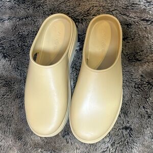 Vince Unisex Geo Farro Slip On Comfort Tan Cogs/Shoes, Women-7/ Men-9